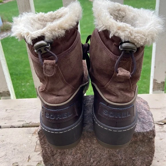 Sorel winter boots Size 9 Brown lace up durable boot. Pre-loved condition - Picture 4 of 17